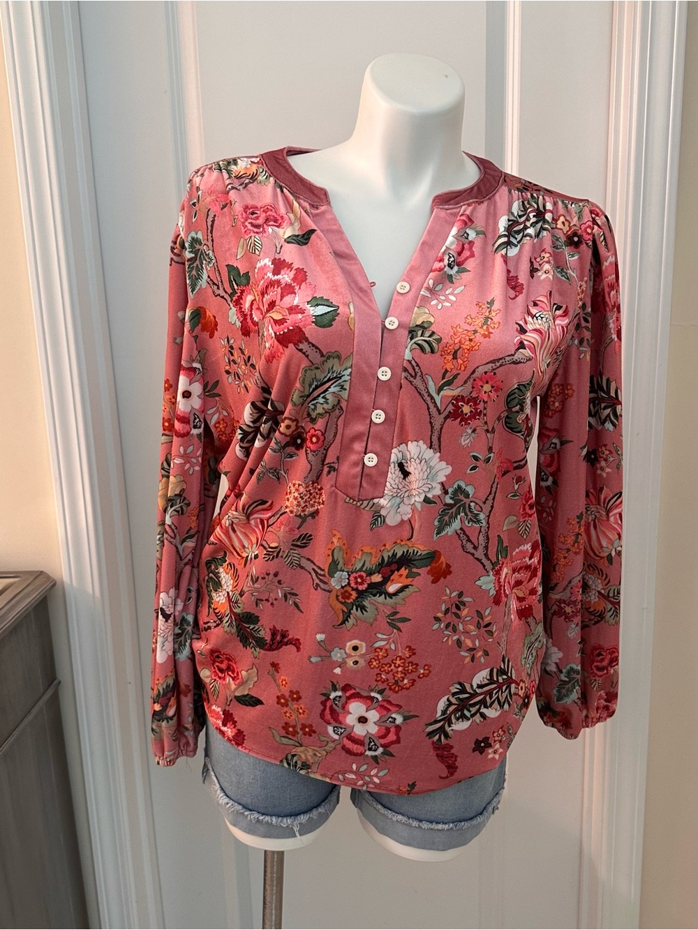 Cherrybetty velvet shirt. Size XL. Velvet shirt. Cherrybetty. Long sleeve shirt.